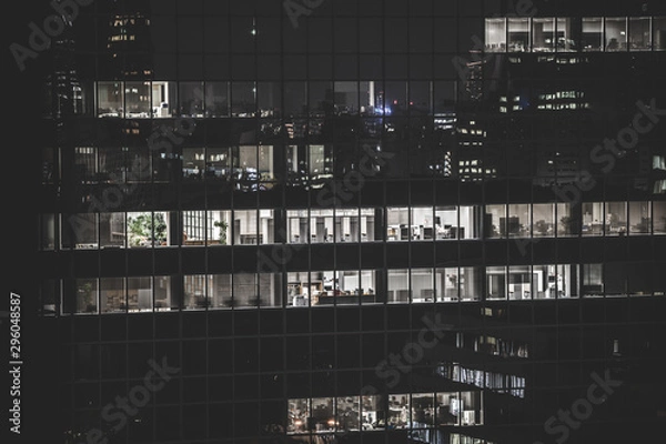 Obraz 残業に追われる人々