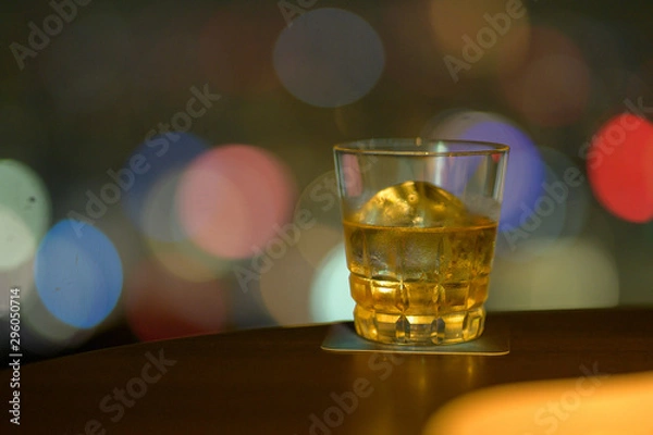 Obraz バーのウィスキーグラス