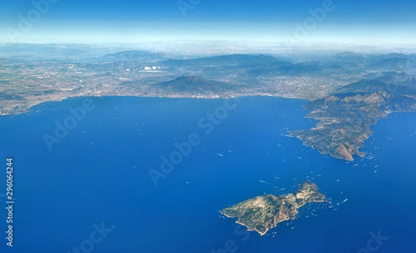 Fototapeta Aerial view of the Bay of Naples showing Mount Vesuvius, the Sorrento Peninsula and the Island of Capri.