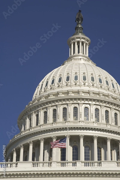 Obraz nas. kopuła i flaga stolicy