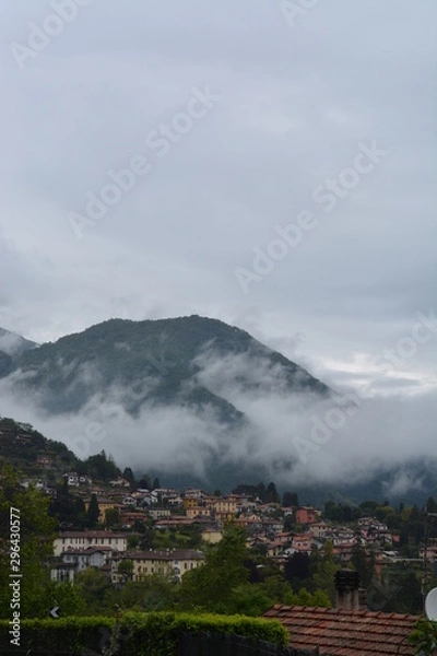 Fototapeta mountains and clouds