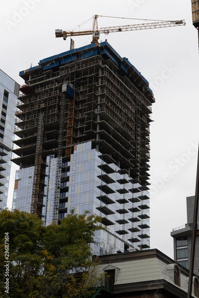 Fototapeta Edificio de espejos en construcción