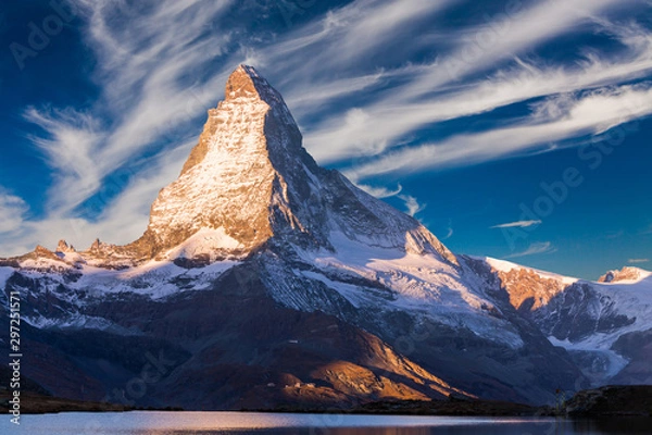 Obraz Szczyt Matterhorn o zachodzie słońca w Zermatt w Szwajcarii.