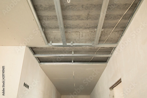 Obraz Installation the ceiling profile in the new flat