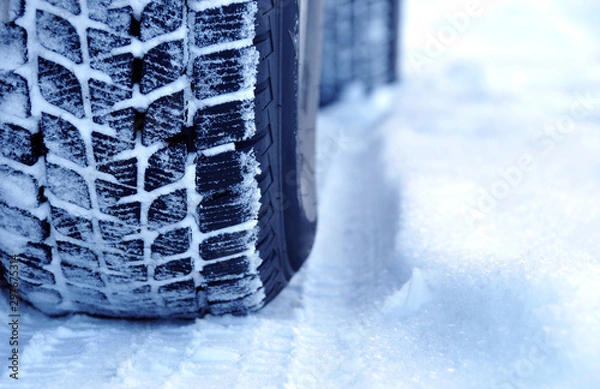Obraz Winter tyres in extreme cold temperature