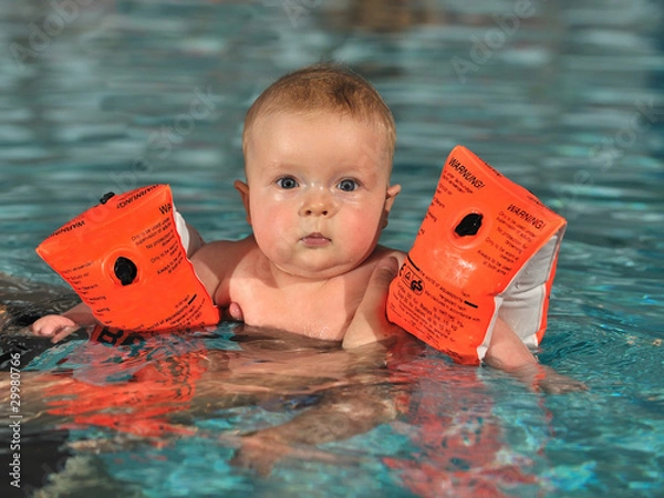 Obraz Baby beim schwimmen