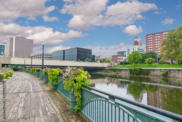 Fototapeta Panoramę miasta Lansing w stanie Michigan wzdłuż rzeki Grand