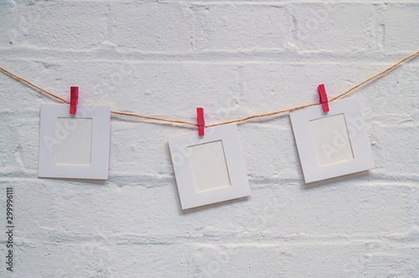 Fototapeta Notes on white brick wall