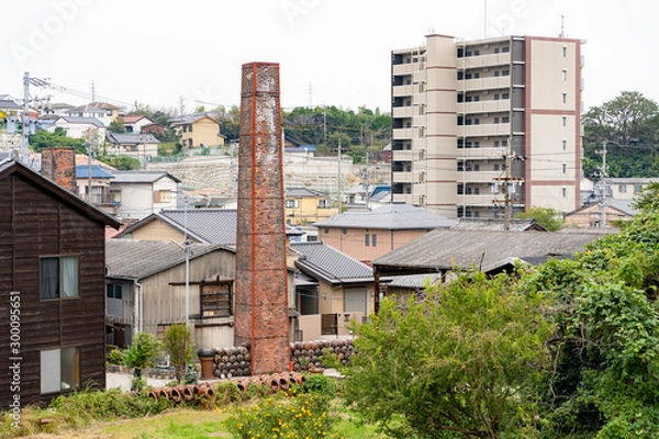 Obraz 写真素材: やきもの散歩道　常滑　煙突