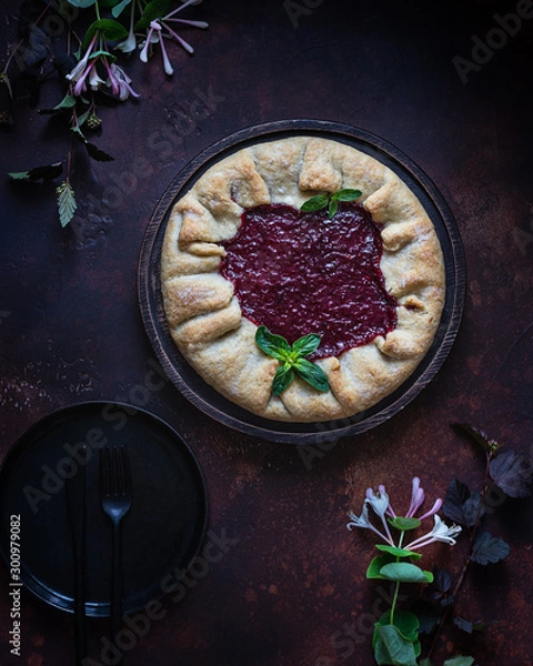 Fototapeta Homemade open cake made of red currant shortcrust pastry, gallette