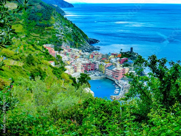 Obraz exploring  the costal village of Vernazza, which is a small village in the Liguria region of Italy known as Cinque Terra