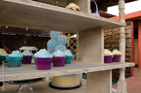Fototapeta Cupcakes Table