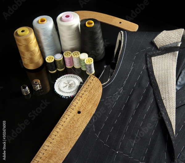 Obraz spools of thread and scissors