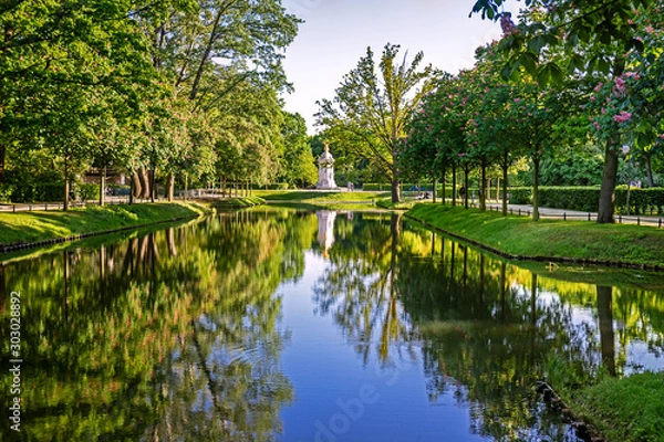 Obraz Kwitnące kasztany w Tiergarten, Berlin, Niemcy