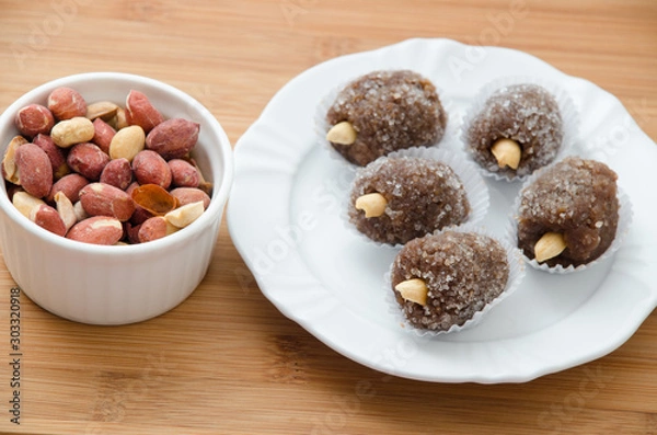 Obraz Cajuzinho,  a popular sweet with an almost ubiquitous presences in Brazilian parties