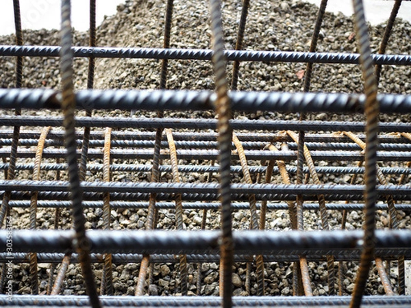 Obraz Estructuras de hierro y piedras para construcción.