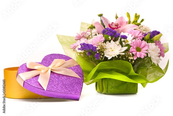 Obraz Magnificent bouquet and heart box on a white
