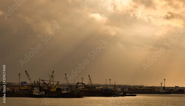 Obraz 항구에서 작업하고 있는 배