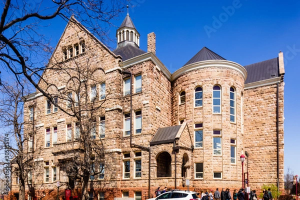 Obraz Built in 1890, University Hall, is the oldest building on the campus of the University of Denver.
