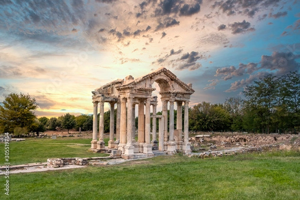 Obraz Sunset at Afrodisias ruins or Aphrodisias Ancient City in Karacasu Town, Aydin, Turkey
