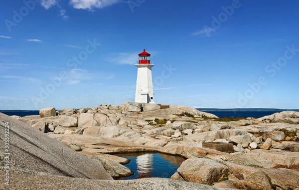 Obraz Panorama słynnej latarni morskiej Peggys Cove w Nowej Szkocji w słoneczny dzień