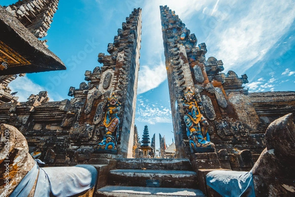 Obraz Piękny widok na świątynię Ulun Danu Batur na Bali, Indonezja