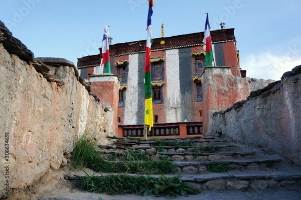 Fototapeta The staircase in front of Tsarang Gompa is a monastery of the Sakya sect, built in 1395. Trekking to the Upper Mustang closed area. Nepal.