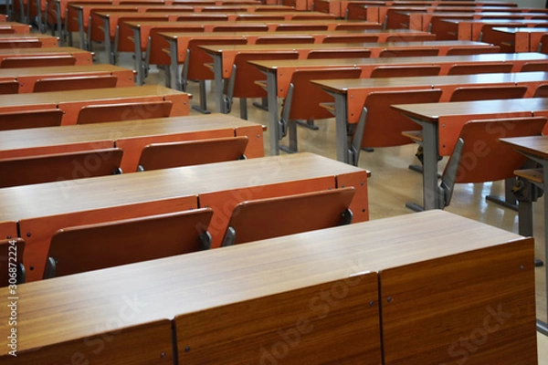 Obraz 無人の大学の講義室のイメージ