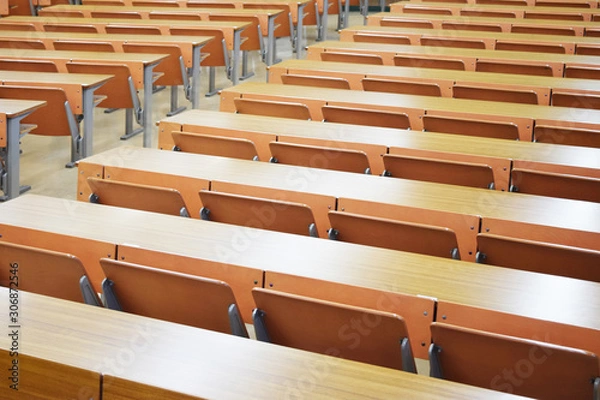 Obraz 無人の大学の講義室のイメージ