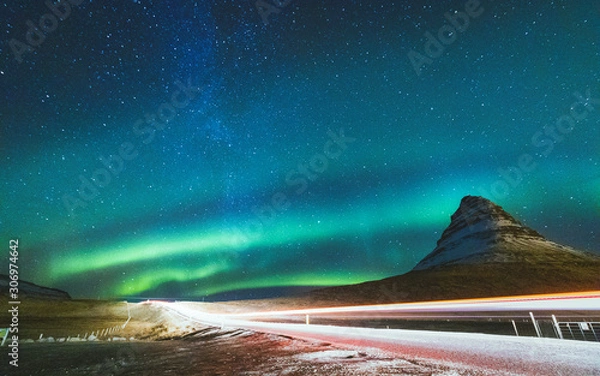 Obraz Aurora over Kirkjufell