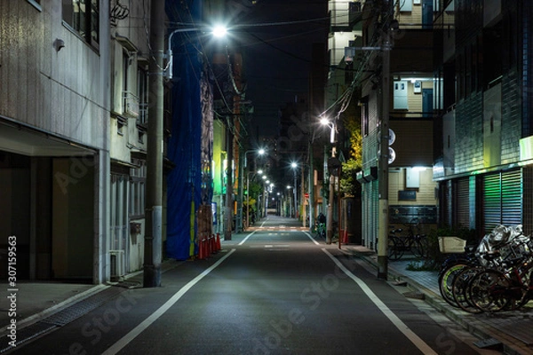 Fototapeta 【東京都台東区】夜の街の道路