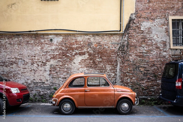 Obraz stary samochód na ulicy