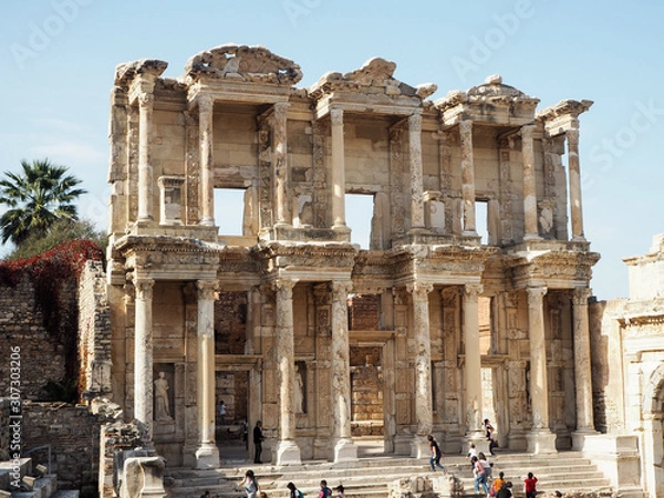 Fototapeta トルコ、トルコ旅行、Turkey、トルコの景色、、犬、仔犬、家族、図書館、パムッカレ、絶景、パラグライダー、図書館、エフェス、エフェス図書館、エフェス遺跡、アクロポリス、木馬、遺跡、