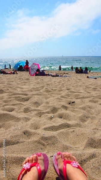 Fototapeta ビーチサンダルと砂浜