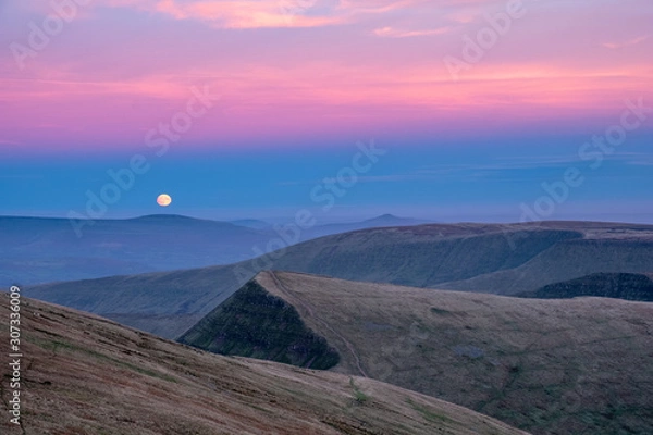 Obraz Moonrise over brecon beacons