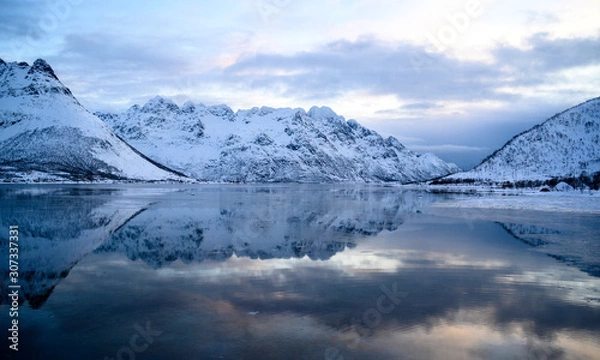 Fototapeta Mountain reflection in Lofoten (2)