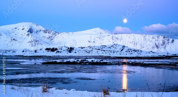 Fototapeta Moonset in Ramberg beach, Norway