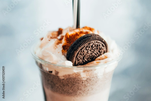 Fototapeta oreo shake close up