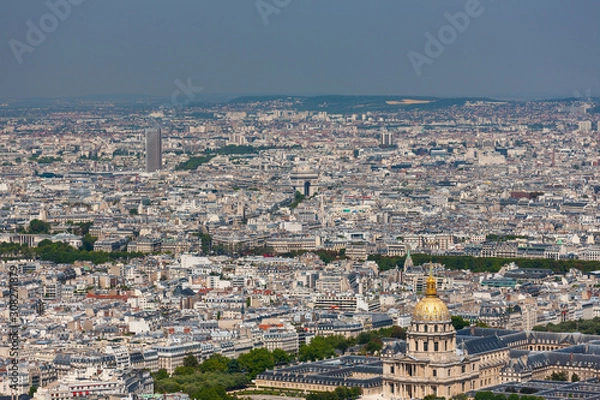 Fototapeta Paris cityscape, Napoleon's Tomb and central Arc de Triomphe, France