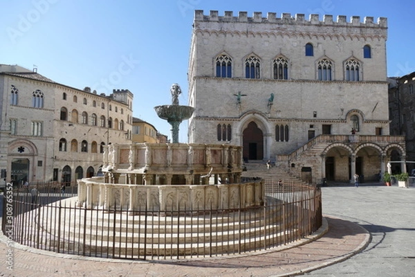 Obraz Piazza IV Novembre, Perugia. Panorama of Piazza IV Novembre square with Fontana Maggiore and Palazzo dei Priori. It is situated in Perugia, Italy.