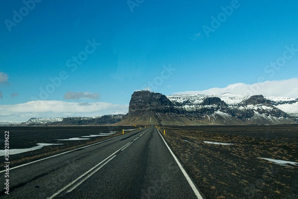 Obraz road in mountains