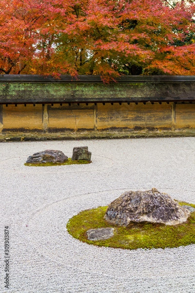 Obraz 枯山水と紅葉したモミジ