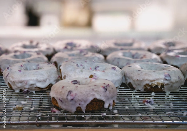 Obraz Pink donuts on display