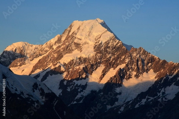 Fototapeta Panoramic view of Aoraki Mount Cook the highest mountain in New Zealand in the Southern Alps, the mountain range which runs the length of the South Island.
