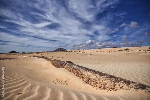 Obraz pipeline through the desert