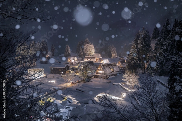 Fototapeta 冬の五箇山　相倉集落　ライトアップ