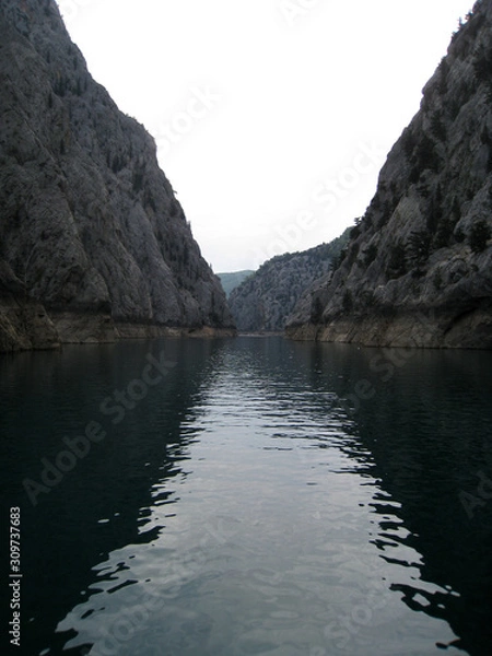 Obraz cliffs above the lake