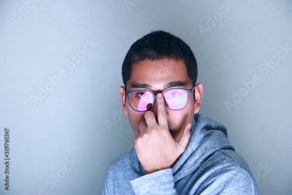 Obraz 反射した眼鏡と考える男性