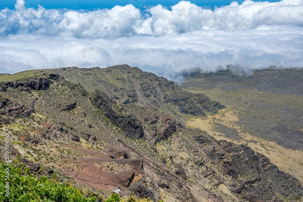 Fototapeta An overlooking view of nature in Maui, Hawaii