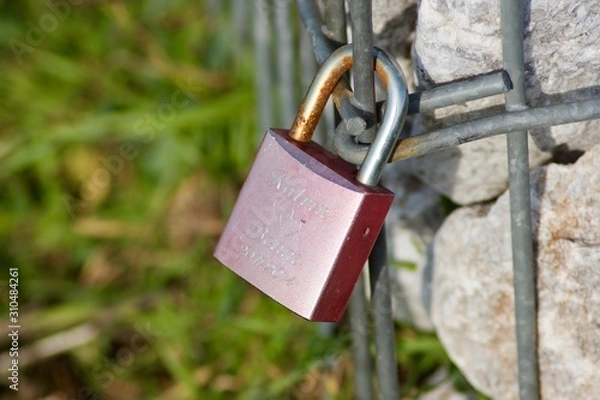 Obraz padlock on a fence
